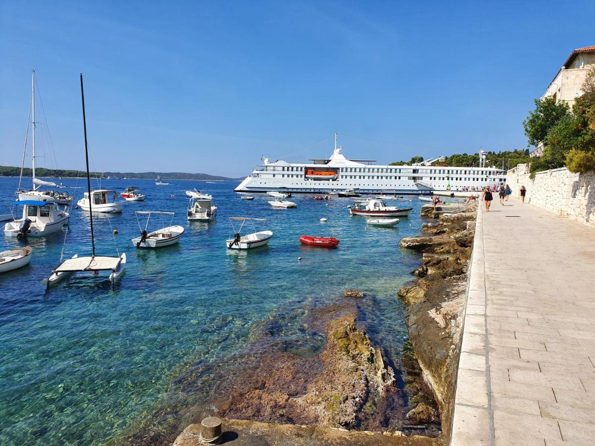 Apartments Dream Island Hvar Town Bagian luar foto